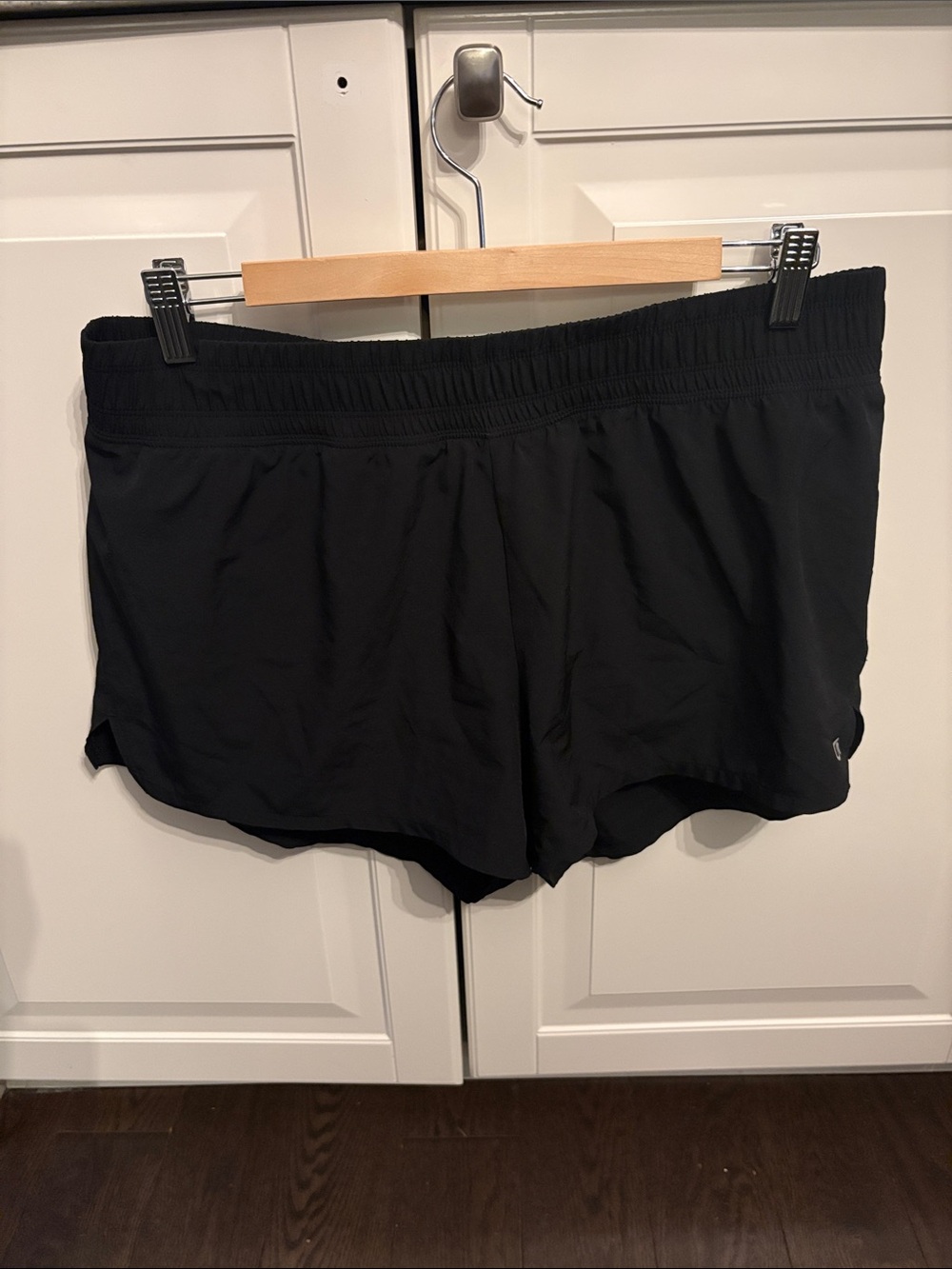 GAP Black Women's Short Athletic Shorts - Elastic Waistband